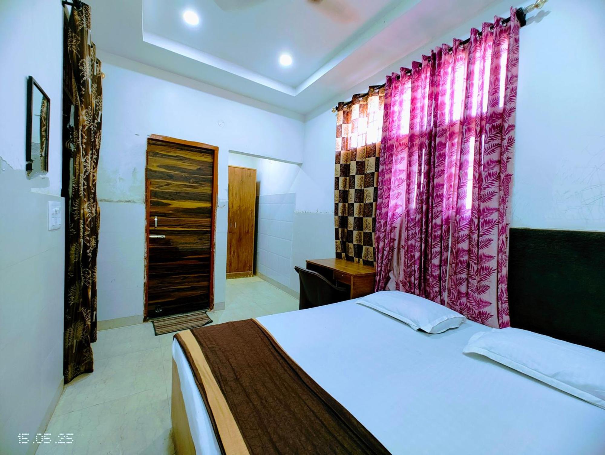 Hotel Yolo- Chandīgarh Exteriér fotografie